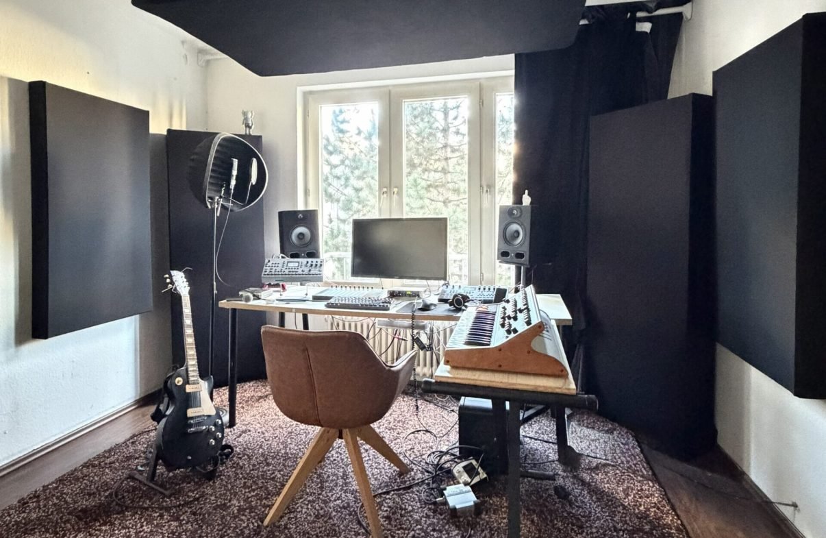 Sashaandjelo badroom studio